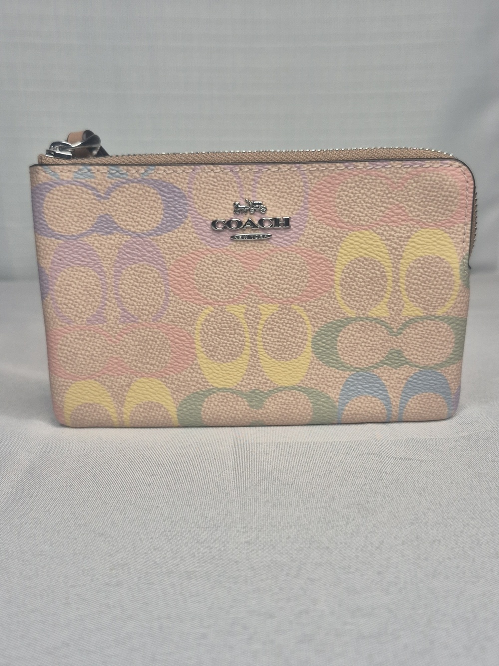 COACH Corner Zip Rainbow Signature Wristlet NWT - Picture 3 of 11